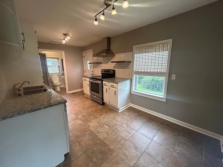 Kitchen & laundry hookup