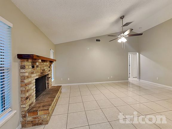 2nd image of 1435 Spring Ridge Cir