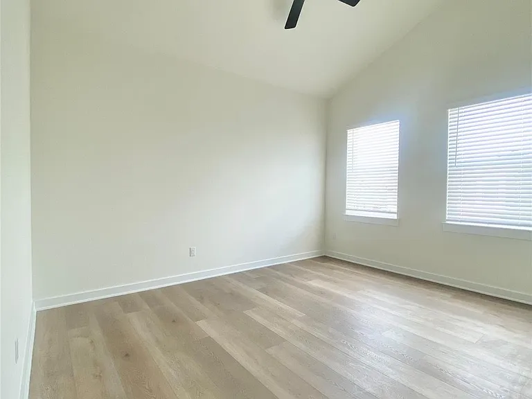 700 Horseshoe Dr #101 — Photo 8