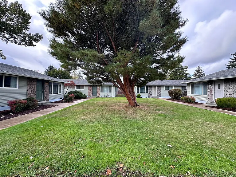 1303 NE 238th Dr — Photo 2