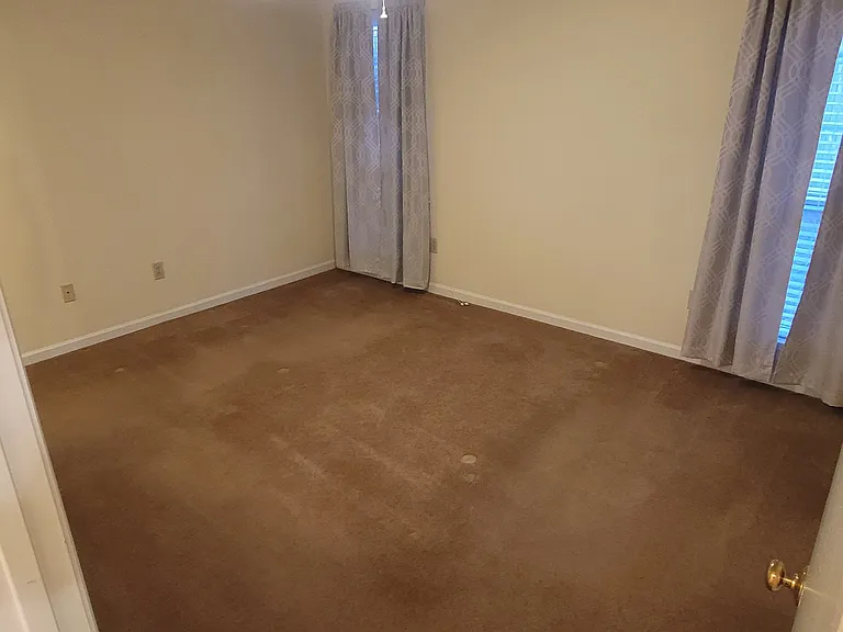 1600 N Washington St #12 — Photo 12