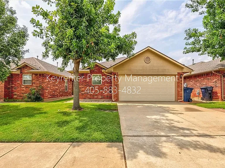 12328 SW 5th St — Photo 1