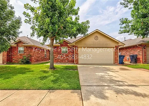 12328 SW 5th St Photo 1