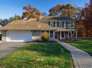 7 Chippewa Trl, Branchburg, NJ 08876