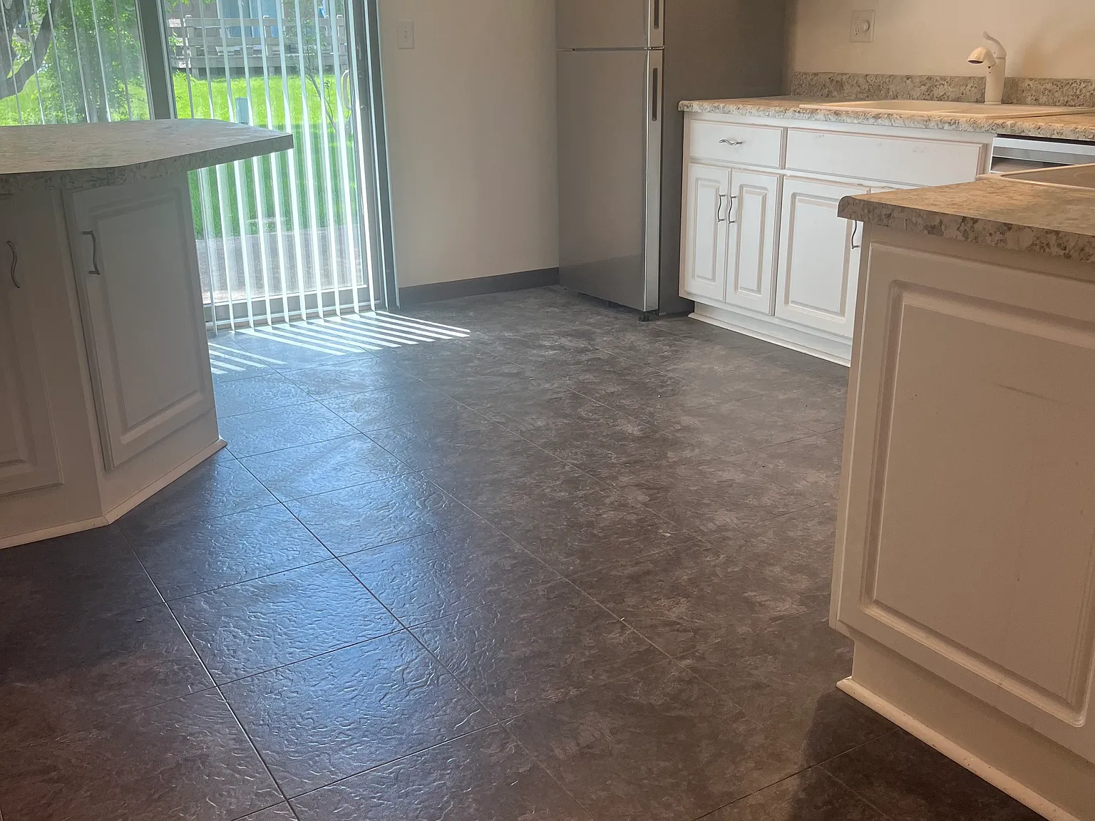 2 bed, 1400 sqft, $1,800 — Photo 2