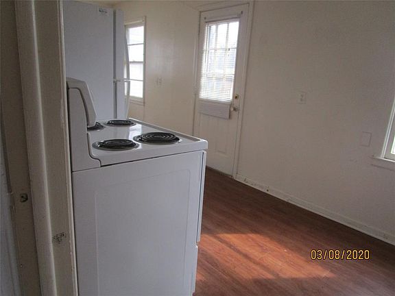 3rd image of 749 Shelton St