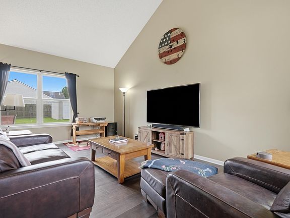 5th image of 2919 Derry Pl