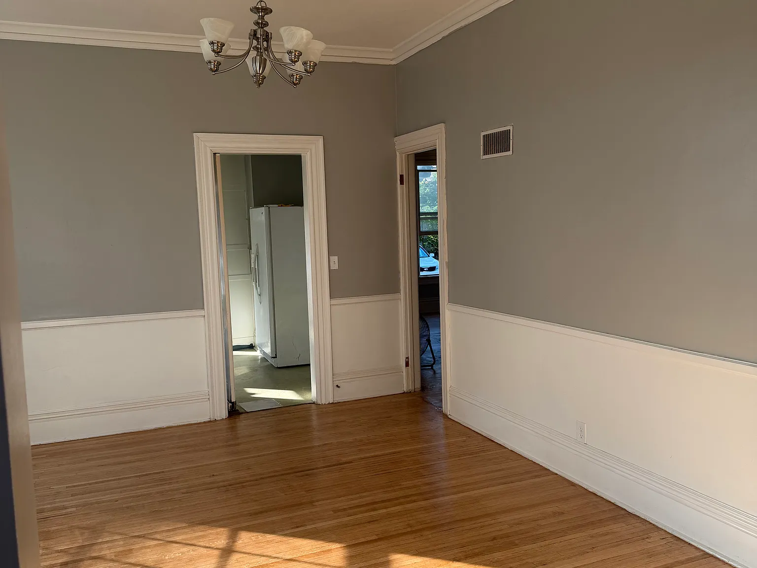 2 bed, 3572 sqft, $1,250 — Photo 2