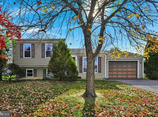 73 Honeysuckle Dr, Mechanicsburg, PA 17050