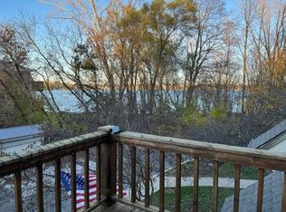 44700 Bayview Dr APT 49, Novi, MI 48377