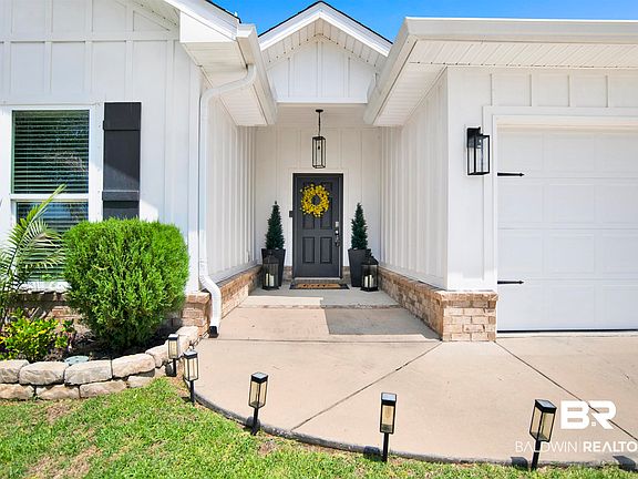 2nd image of 8493 Bronze Ln