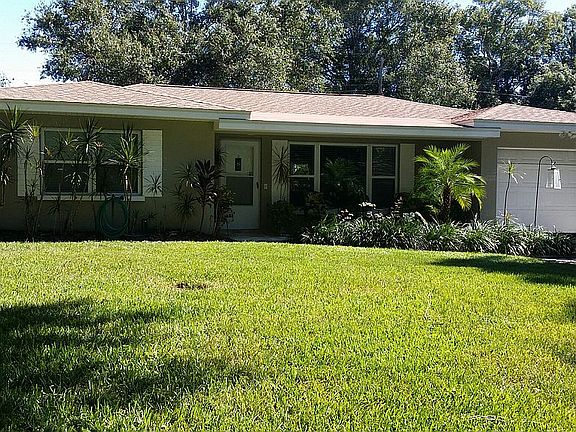 2nd image of 1421 Dexter Dr