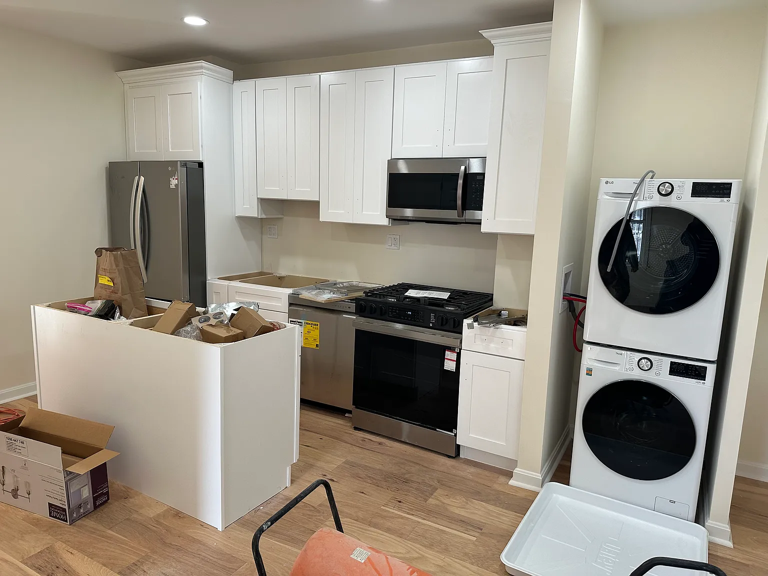 2 bed, 800 sqft, $3,500 — Photo 4