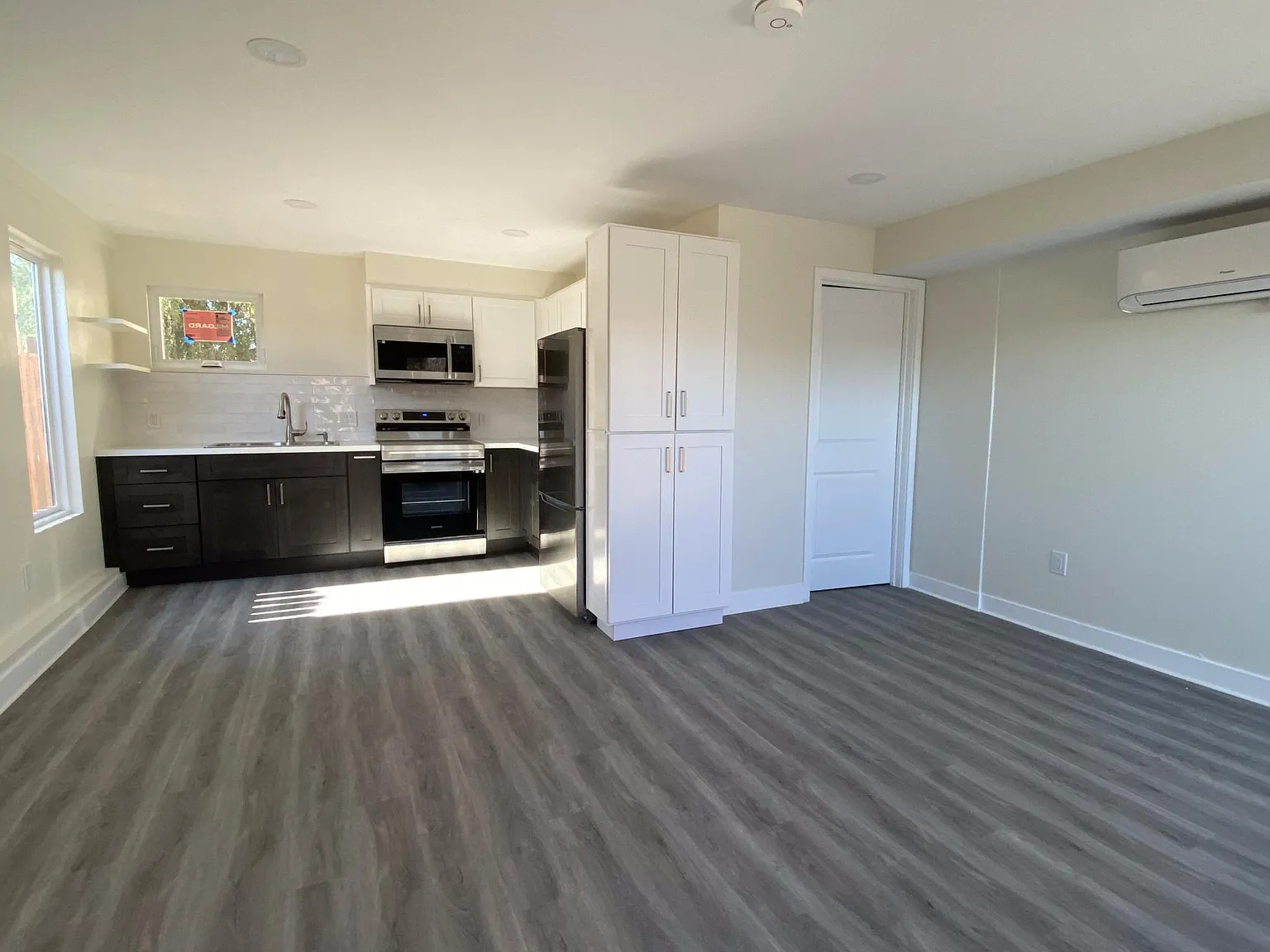 Studio, 440 sqft, $2,400 — Photo 3