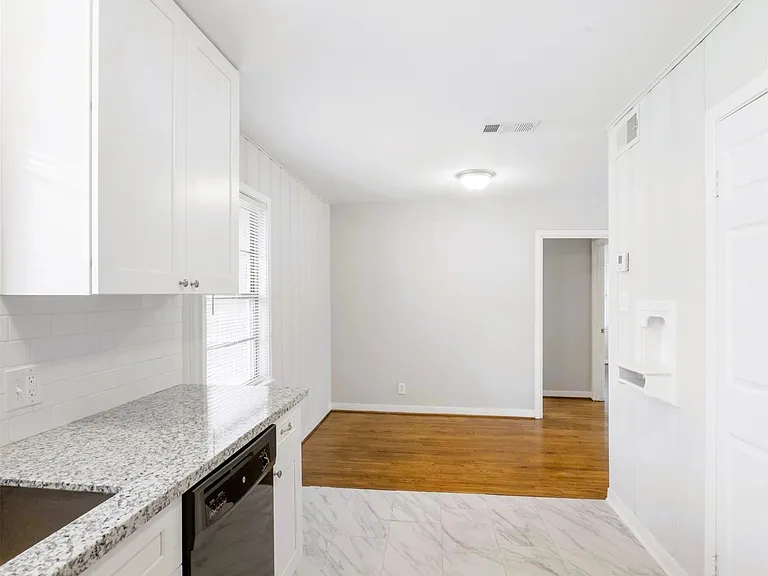 7406 Janak Dr — Photo 9