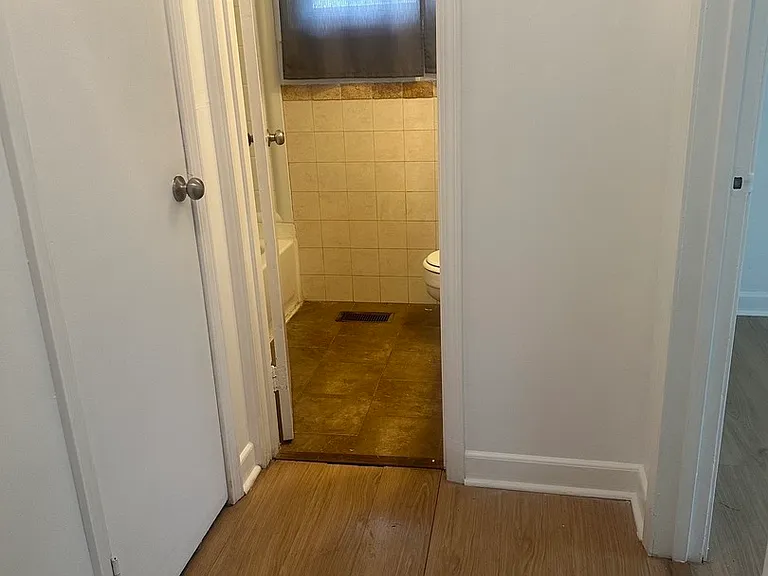 411 Huron St — Photo 8