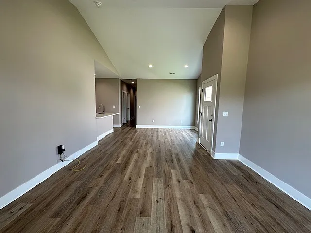 4 bed, 1355 sqft, $1,650 — Photo 2