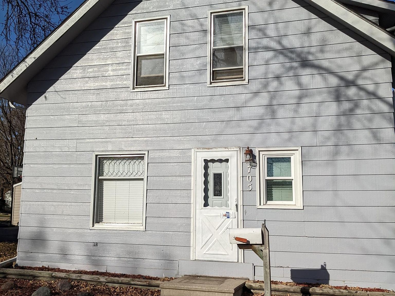 705 4th Ave SW, Hutchinson, MN 55350 Zillow