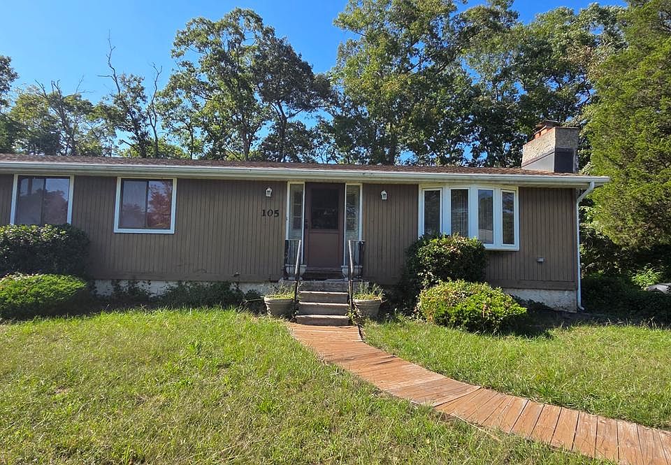 1st image of 105 Laurel St