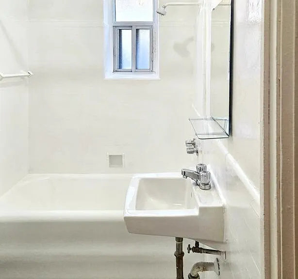 433 Sherbourne St — Photo 12