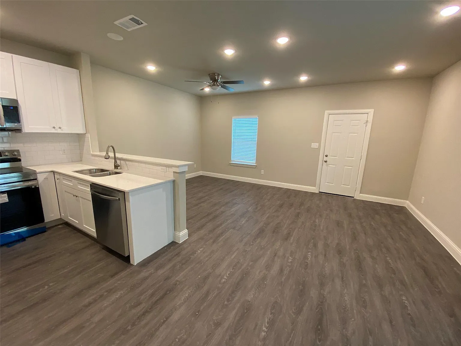 813/815 West Coffin Street, Denison 75020 - 813 — Photo 4
