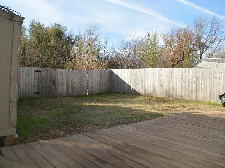 1208 NW 97th St — Photo 13
