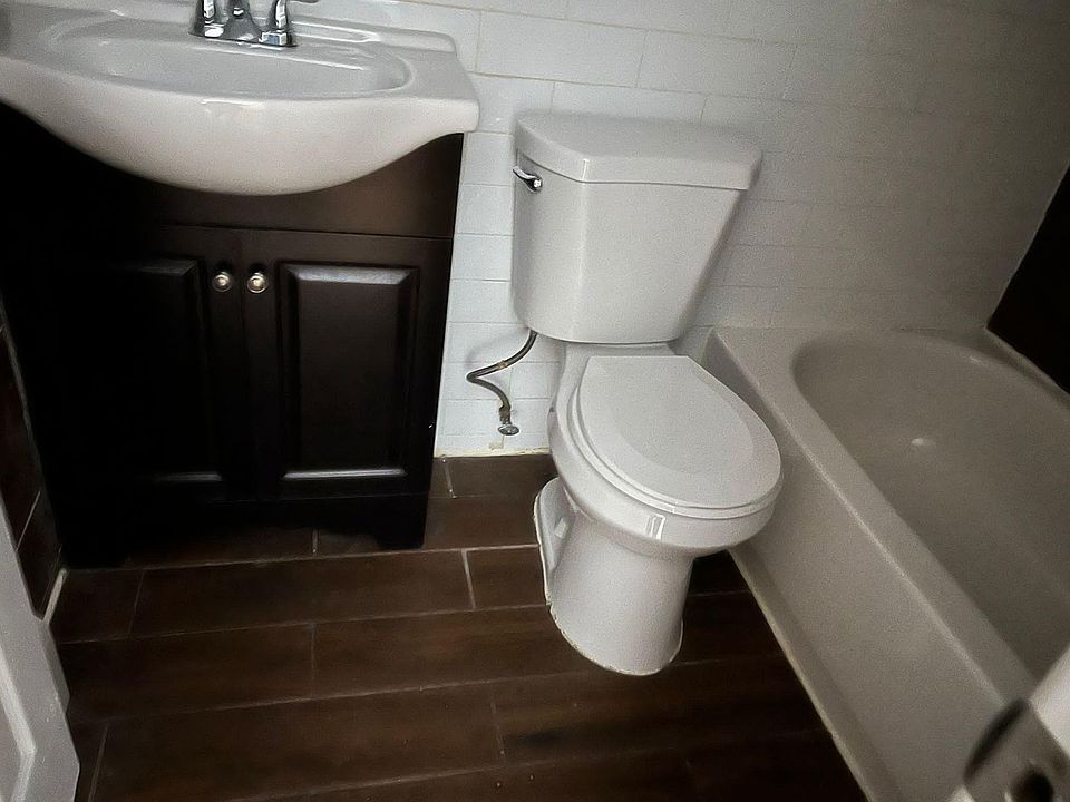 1st image of 1407 Needham Ave Floor 1