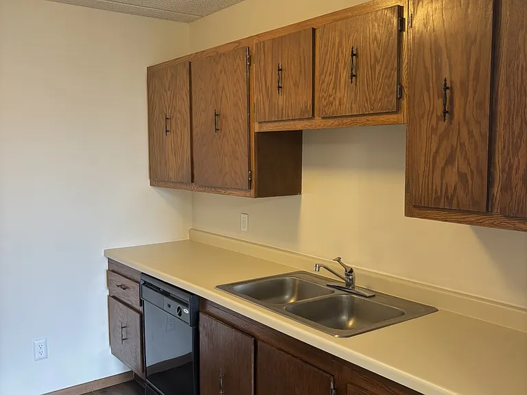 Creek Point Apartments — Photo 7