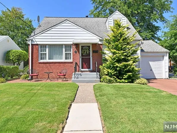 297 Ramapo Ave, Maywood, NJ 07607