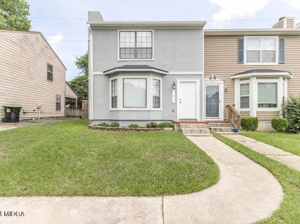 121 Carriage Hill Dr, Warner Robins, GA 31088