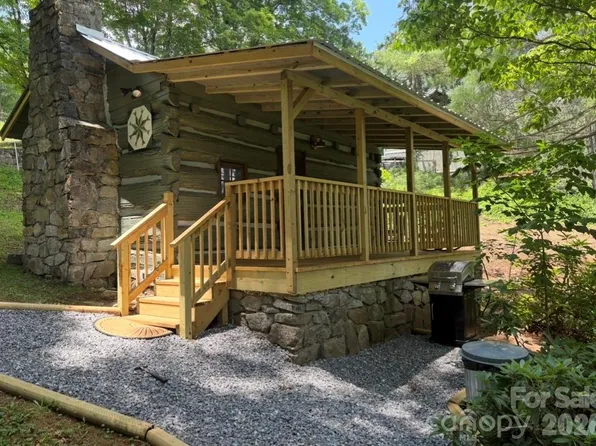 30 Grove Park, Waynesville, NC 28786
