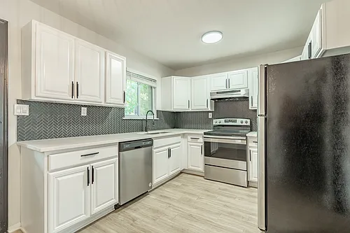 740 Mozley Dr SE #C8 Photo 1
