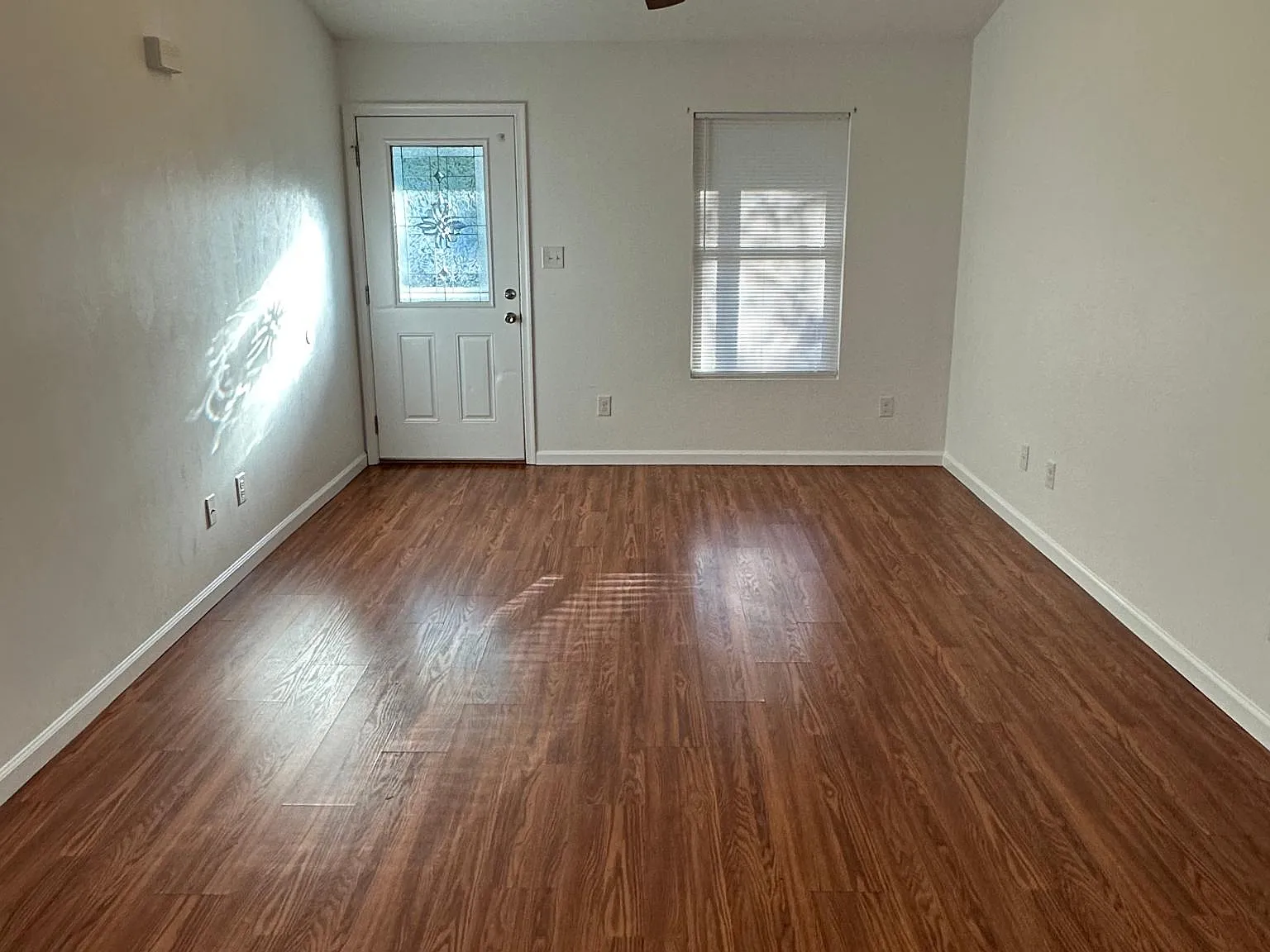 3 bed, 1350 sqft, $1,835 — Photo 3