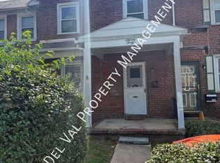 1140 Meadow Ln, Chester, PA 19013