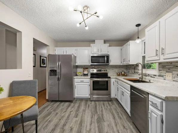 17160 Hershey Ct, Lakeville, MN 55044