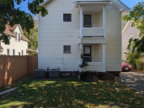 4th image of 3458 W 136th St