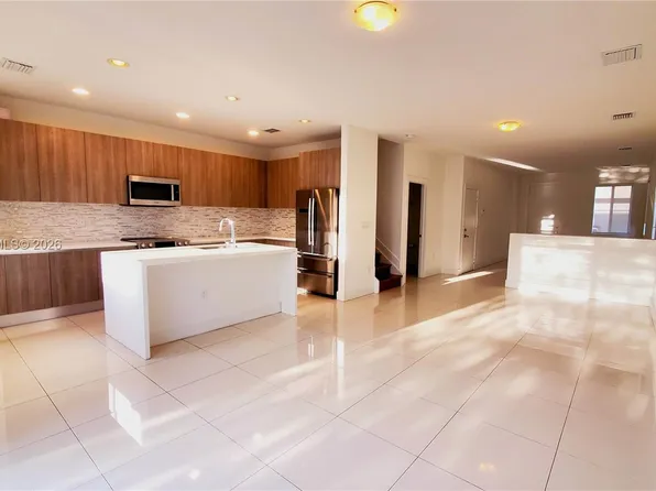 7210 NW 103rd Path, Doral, FL 33178