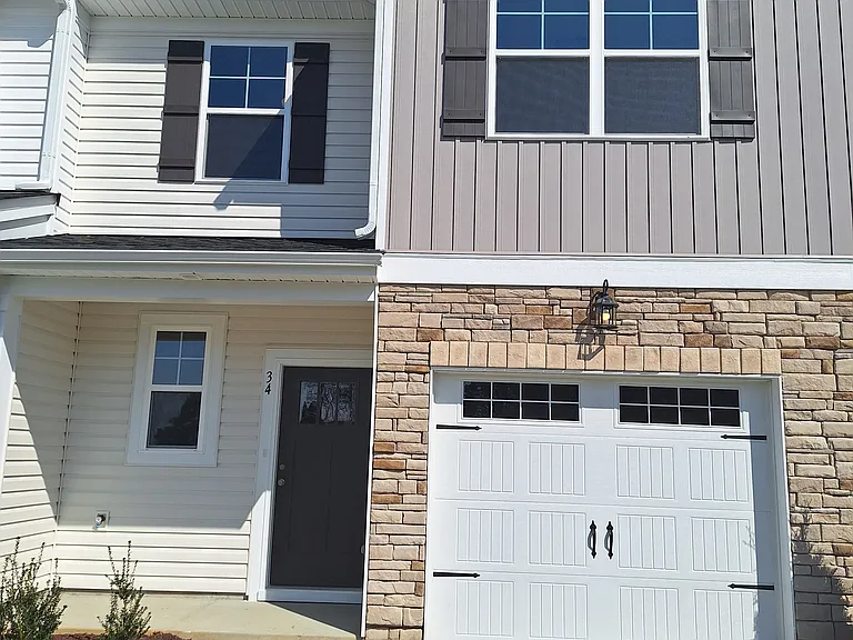 34 Gregory Village Dr — Photo 1