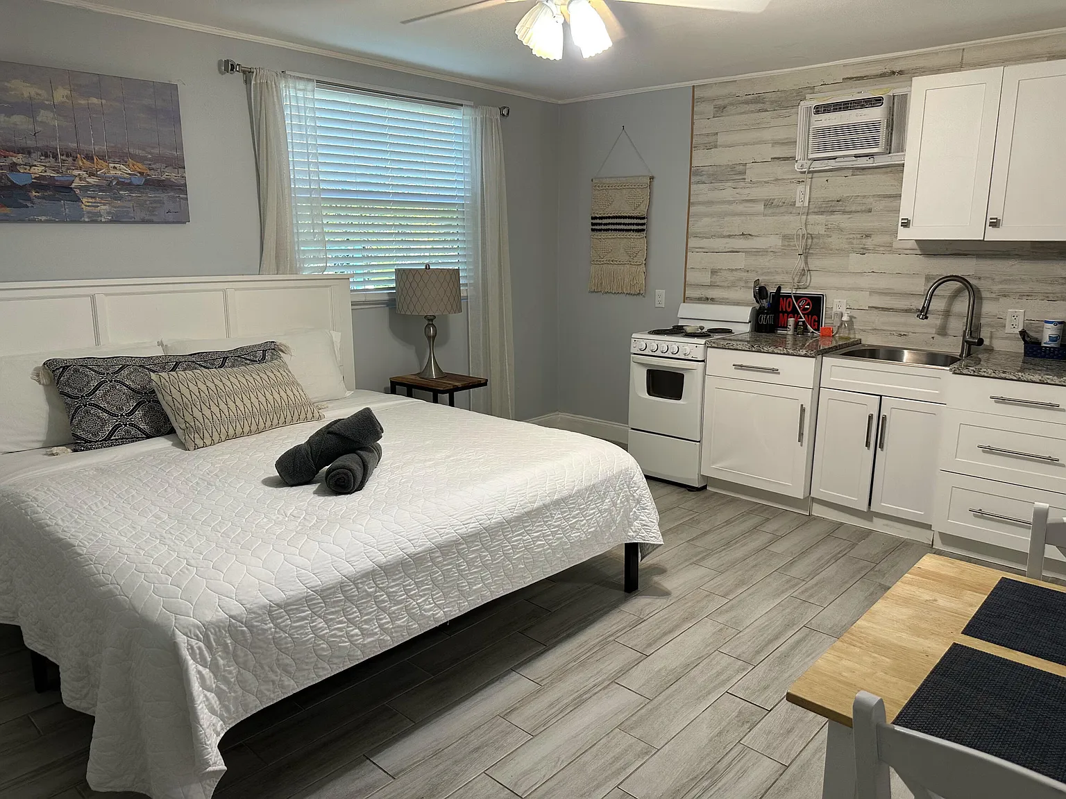 Studio, 1.0 bath, 350 sqft, $1,575 — Photo 1