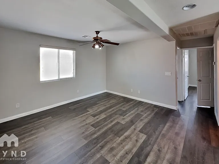 6686 Cloverstone Ct — Photo 7