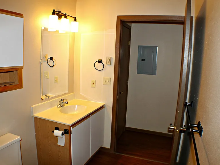 Pinedale Apartments and Red Cedar Townhomes — Photo 5
