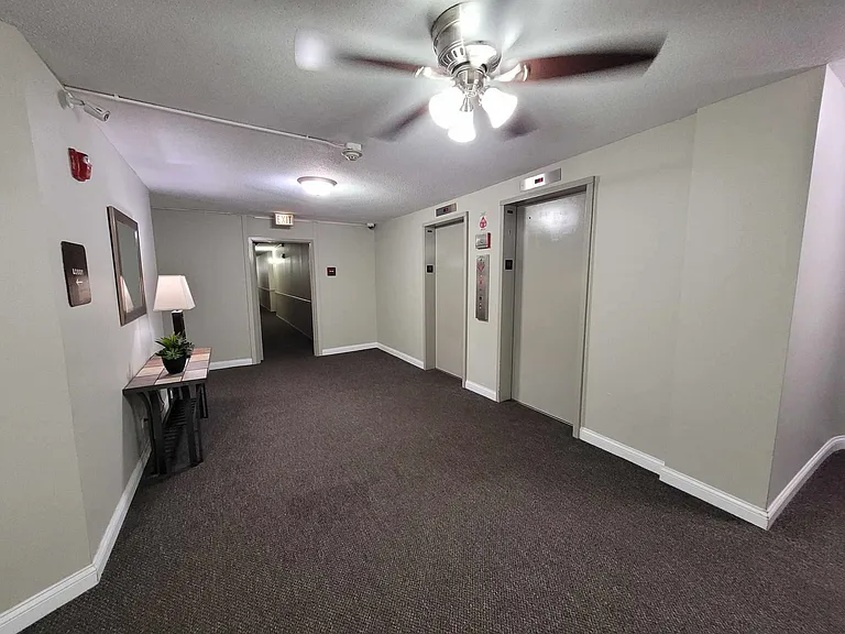 111 S Baybrook Dr #112 — Photo 16
