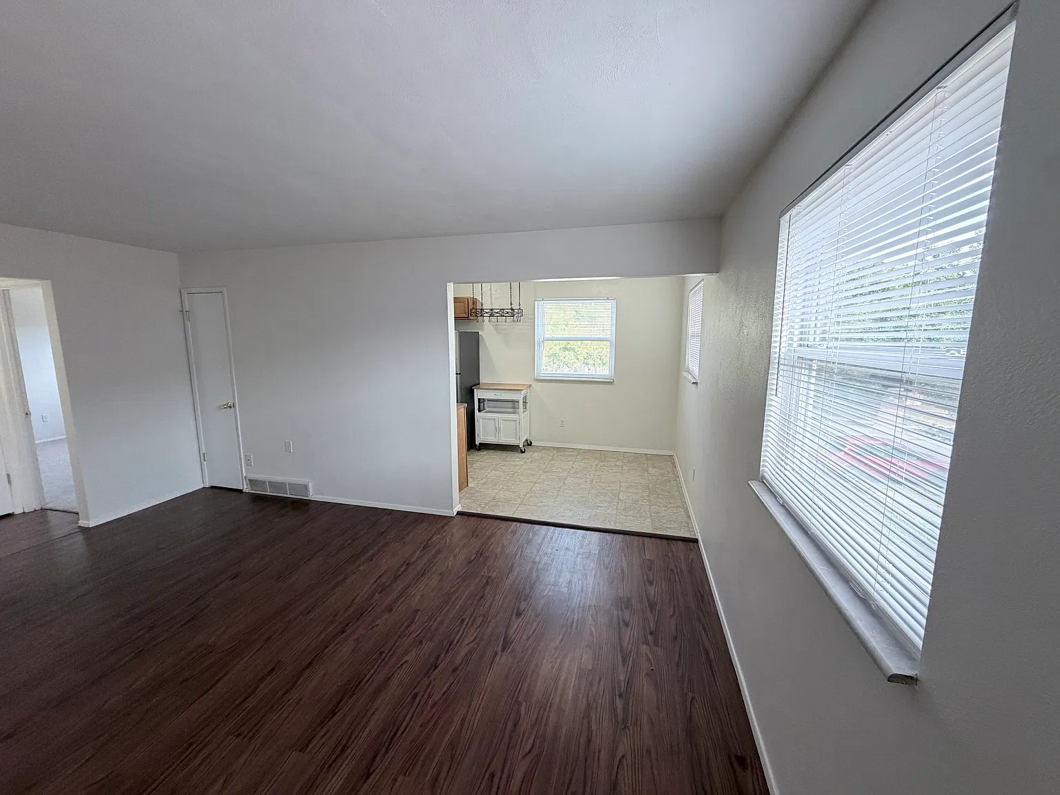 2 bed, 832 sqft, $1,050 — Photo 3