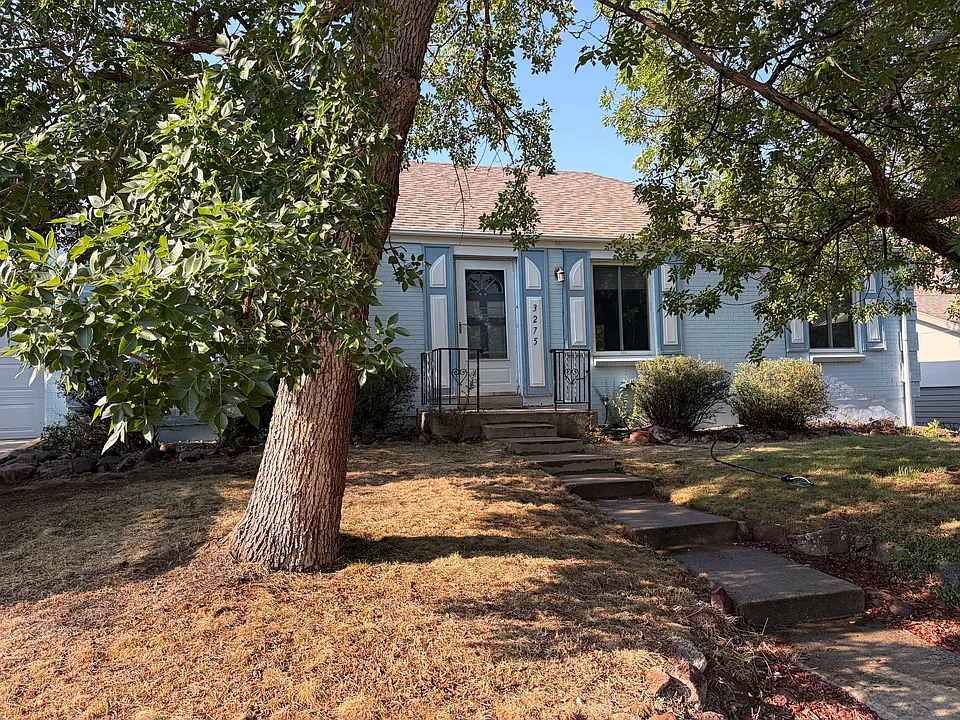 3275 Endicott Dr