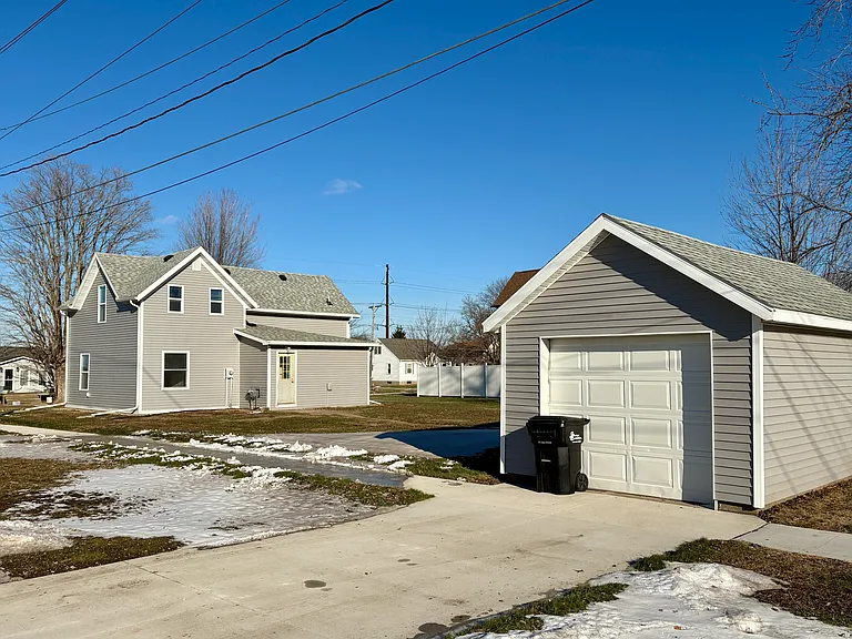 1212 Wilson St — Photo 17