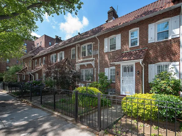 34-42 88th St #1, Jackson Heights, NY 11372