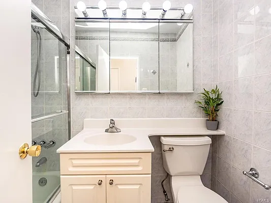 Sold by Re/Max In The City | media 12