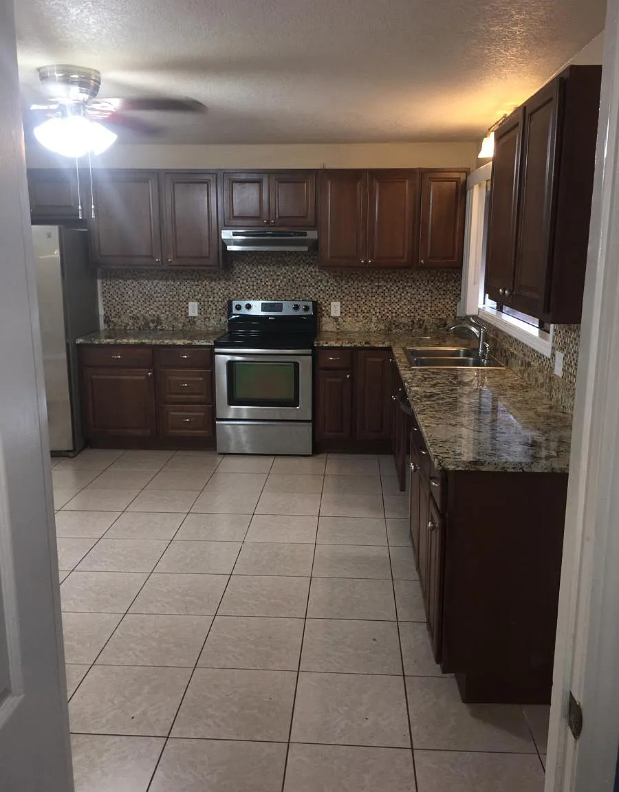 4 bed, 1850 sqft, $3,650 — Photo 3