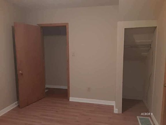 5th image of 510 E Broadway St