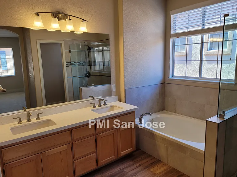 4762 Cheeney St — Photo 9